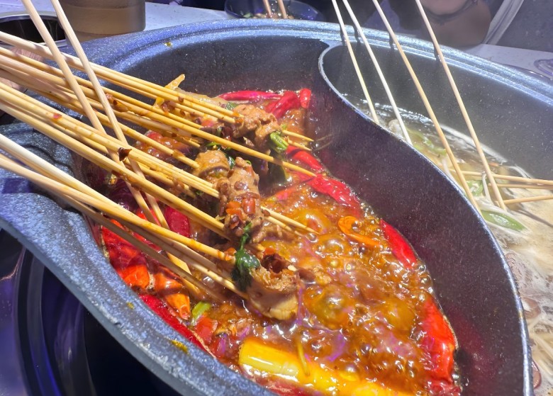 巴人治灶串串香火锅