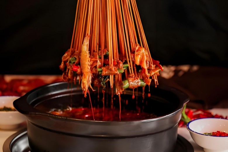 巴人治灶串串香火锅加盟