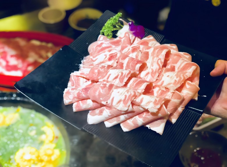 巴人治灶串串香火锅 巴人治灶串串香火锅