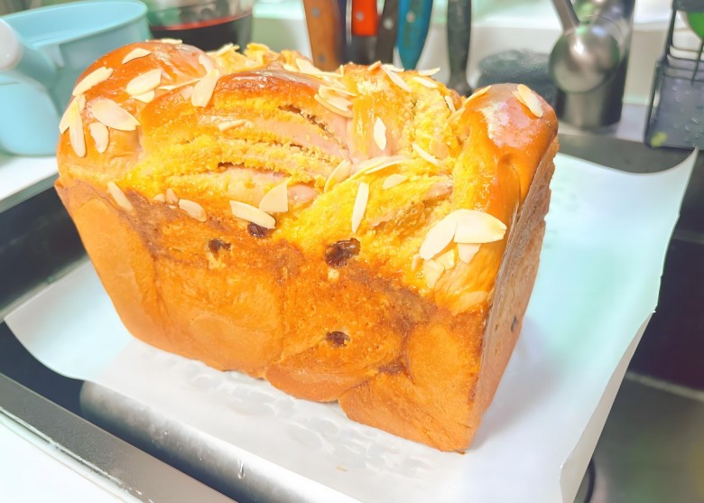 鲜烤鲜麦面包坊