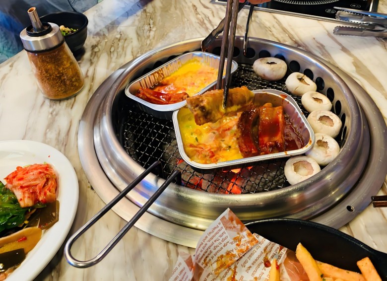 昕潼自助烤肉火锅加盟