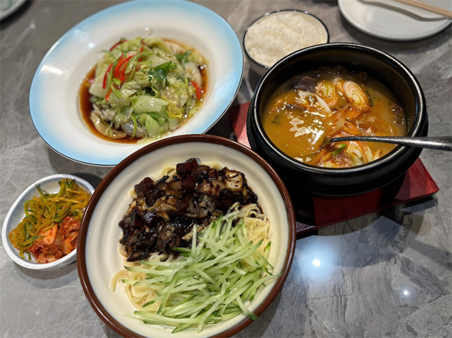 食八掌牛肉汤饭加盟