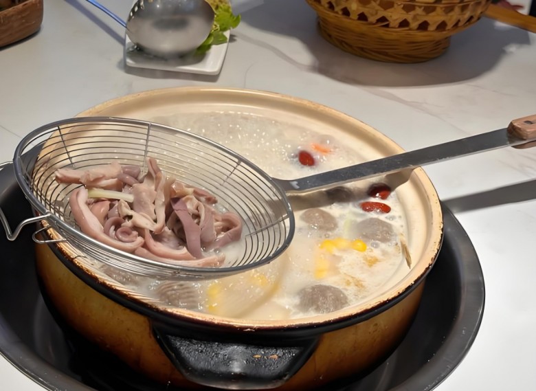 汤有范广式猪肚鸡汤饭加盟