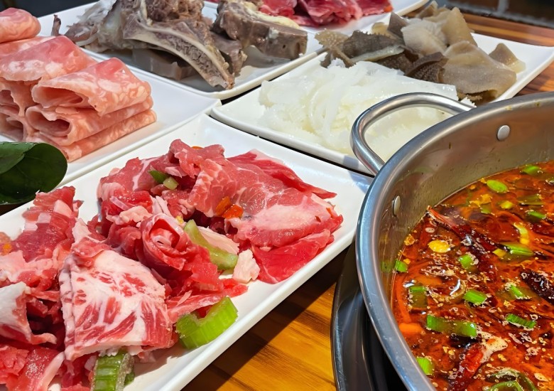 小牛滚滚贵州黄牛肉火锅加盟