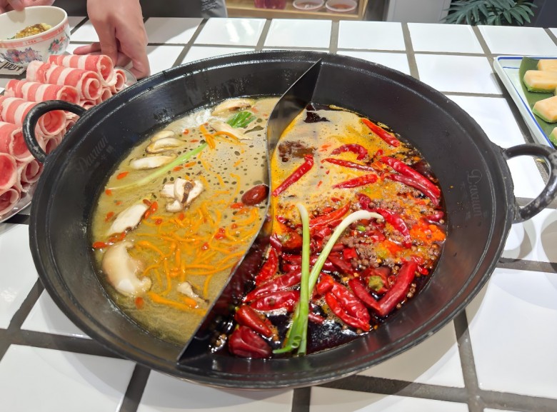 有胃青年地摊火锅