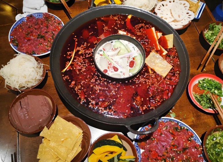 重庆两口子原味老火锅加盟