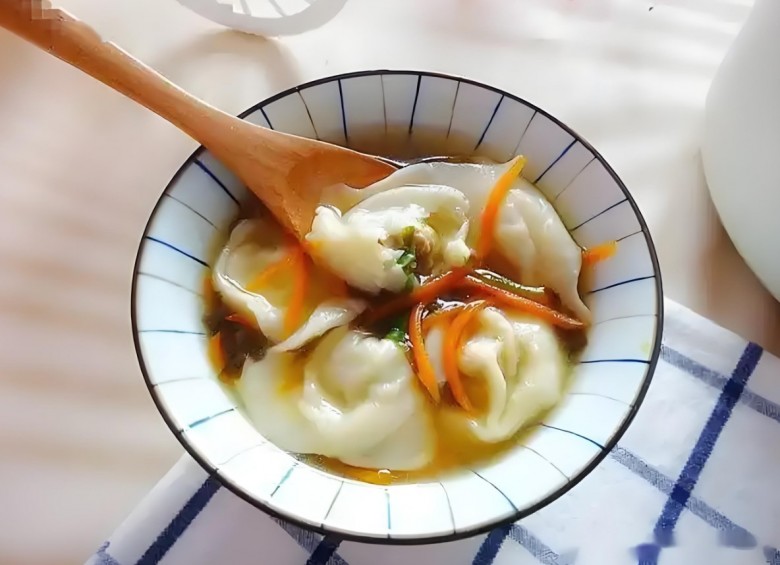 板栗鲜肉馄饨加盟