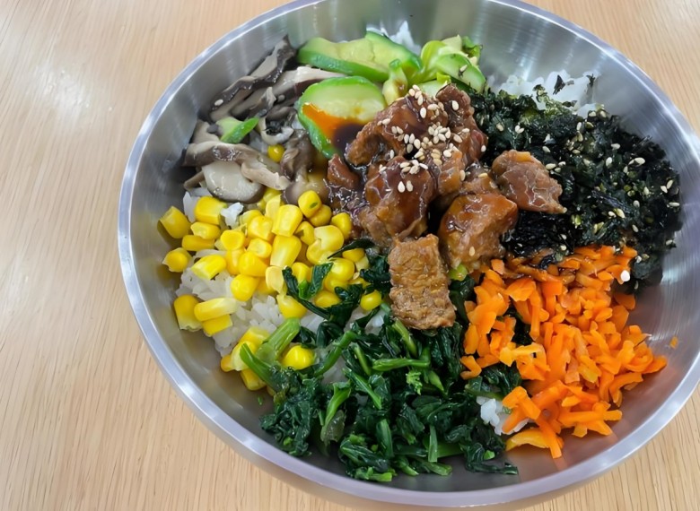 麥加禾石鍋拌飯 麥加禾石鍋拌飯
