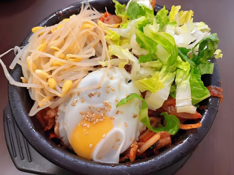 西柚见石锅拌饭加盟