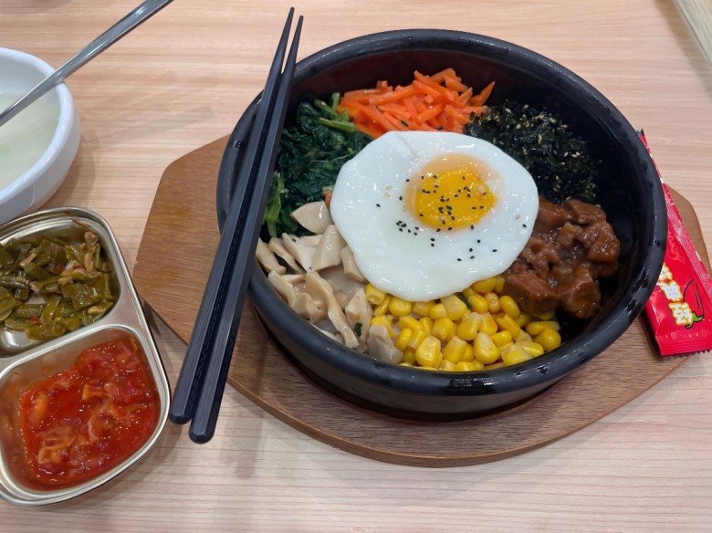 西柚见石锅拌饭加盟