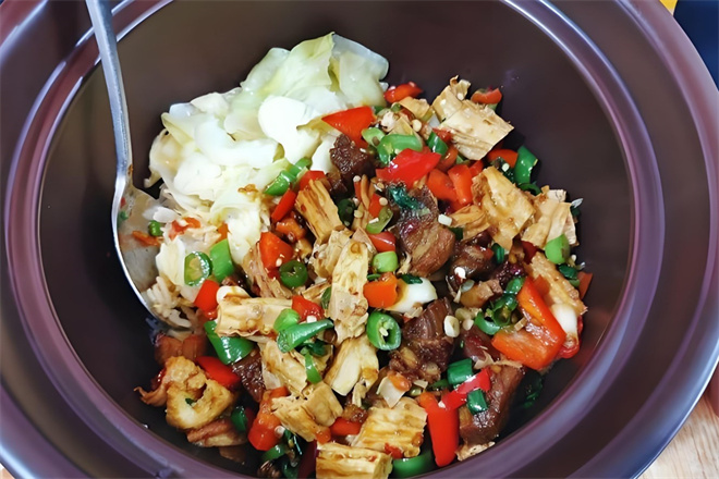 湘味阁紫砂煲拌饭加盟