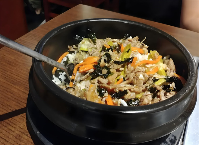 湘味阁紫砂煲拌饭加盟