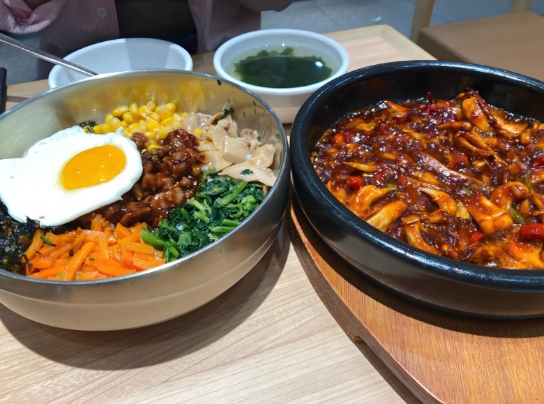 莘罗煮艺石锅拌饭