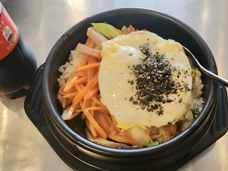 莘罗煮艺石锅拌饭加盟