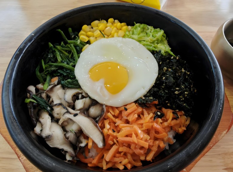 莘罗煮艺石锅拌饭加盟