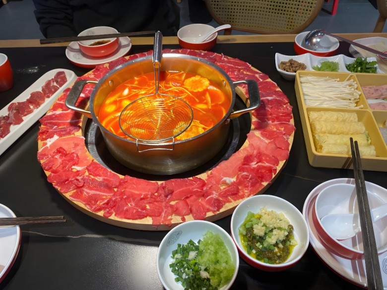 黔番番贵州酸汤牛肉火锅