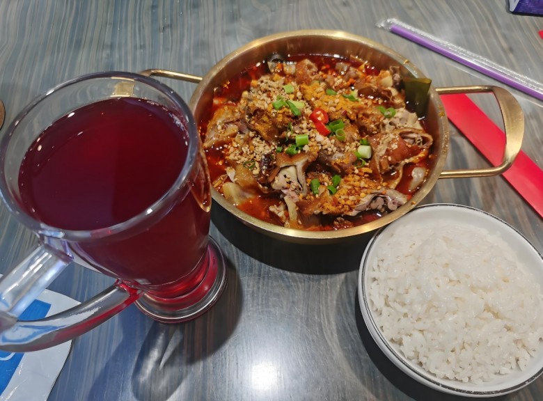 香街坊冒菜加盟