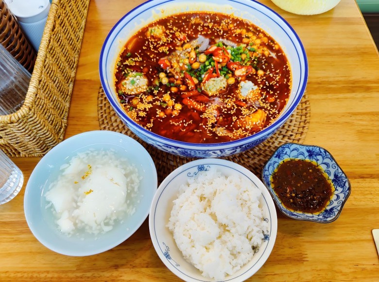 云知鲜骨汤冒菜