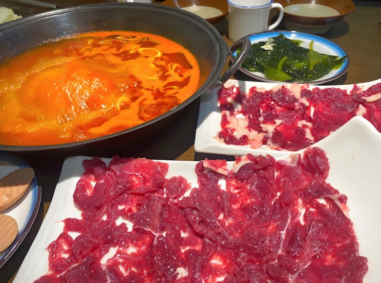 黔番番贵州酸汤牛肉火锅加盟