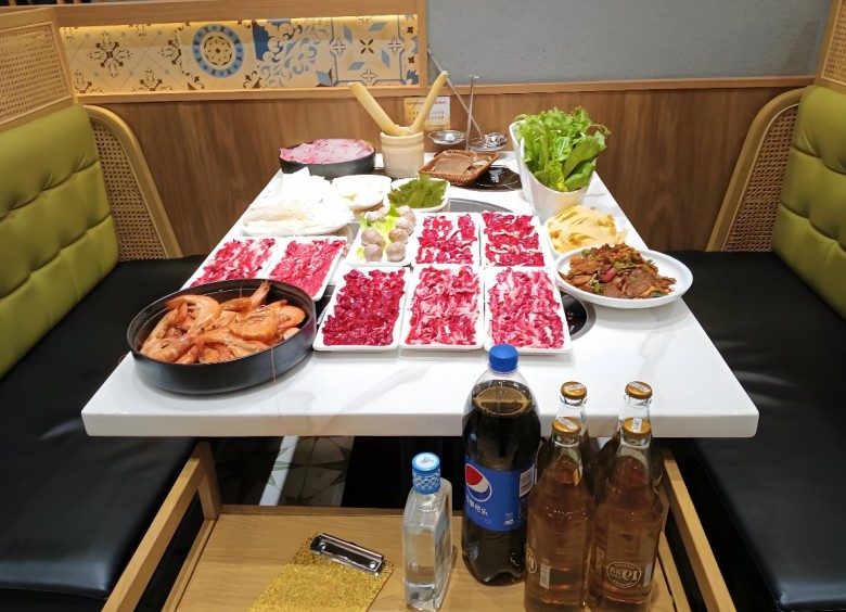 四点金潮汕鲜牛肉火锅加盟