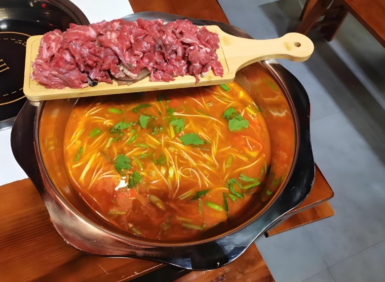旺福贵州酸汤牛肉火锅