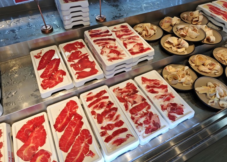 关小满自助烤肉鲜切牛肉火锅