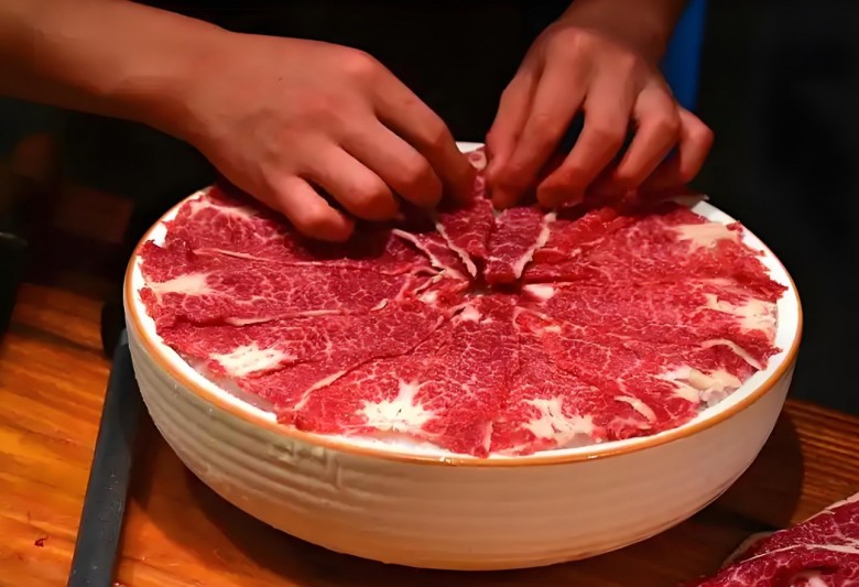 牛上市潮汕牛肉火锅