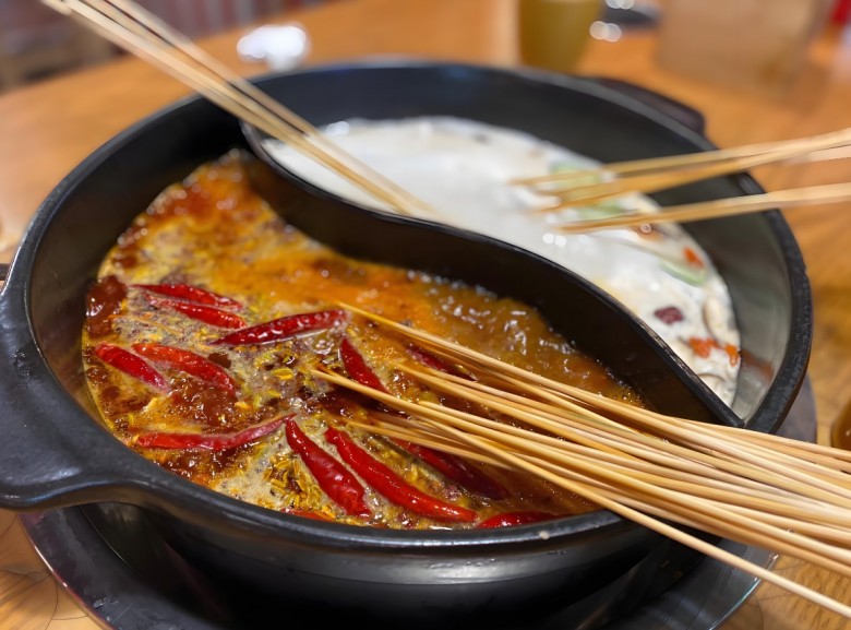 況且況且串串香火鍋