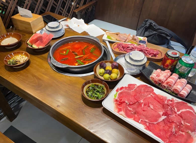 黔家婆贵州酸汤鲜牛肉火锅