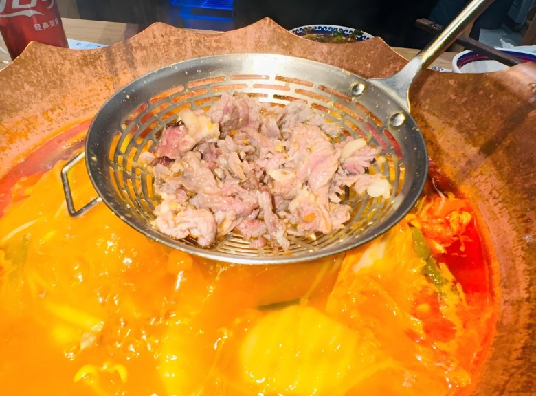 大龙六方贵州酸汤牛肉火锅