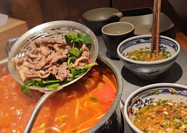 望牛滇云南酸菜牛肉火锅