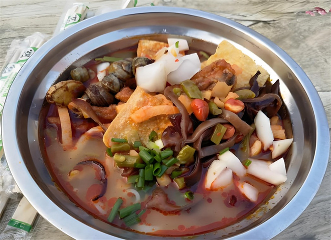 薛笑笑地摊螺蛳粉