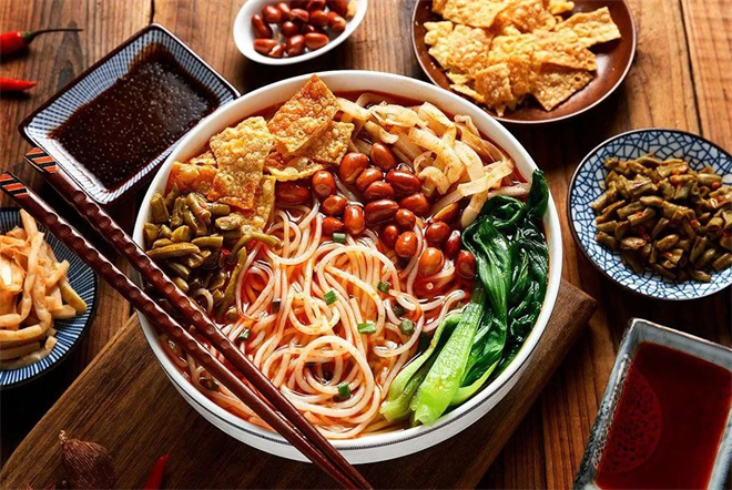 薛笑笑地摊螺蛳粉