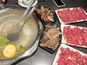 紅燈記貴州酸湯牛肉火鍋