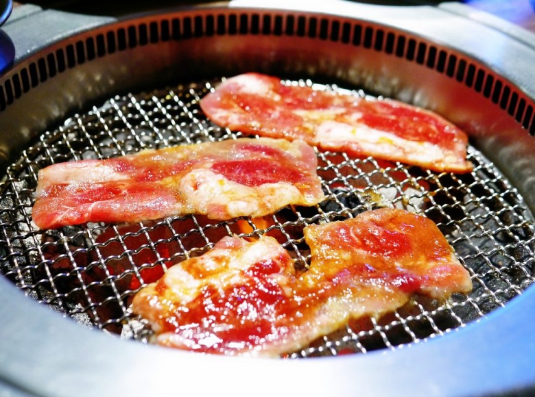 尹珍珠韩式无限烤肉加盟