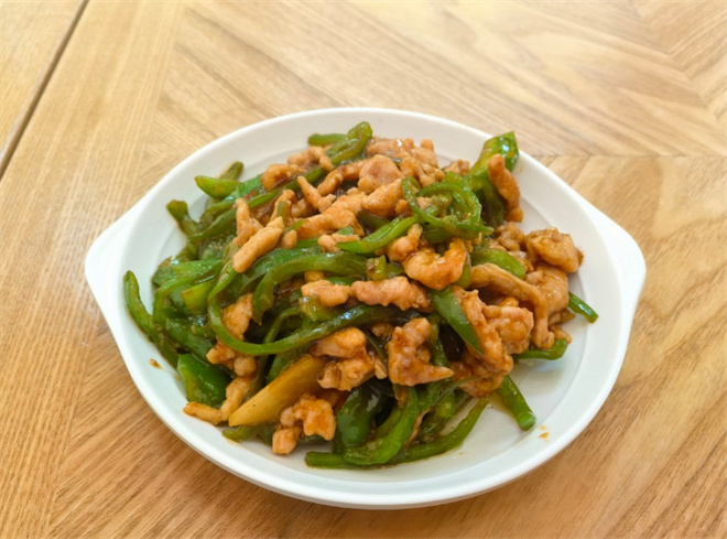 七碗湘辣椒炒肉加盟