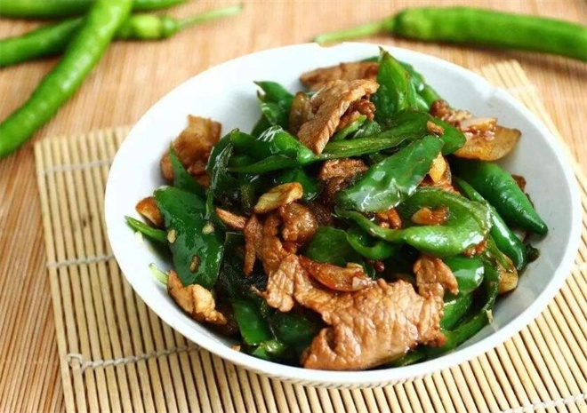 七碗湘辣椒炒肉