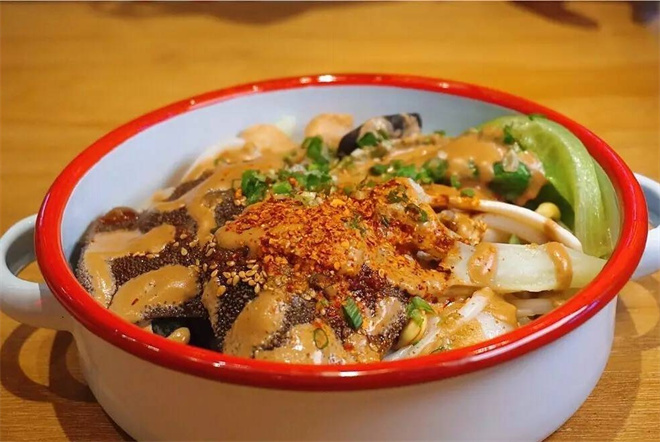 斌友家干拌麻辣烫加盟