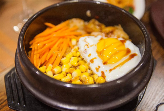 味来雅紫砂锅拌饭