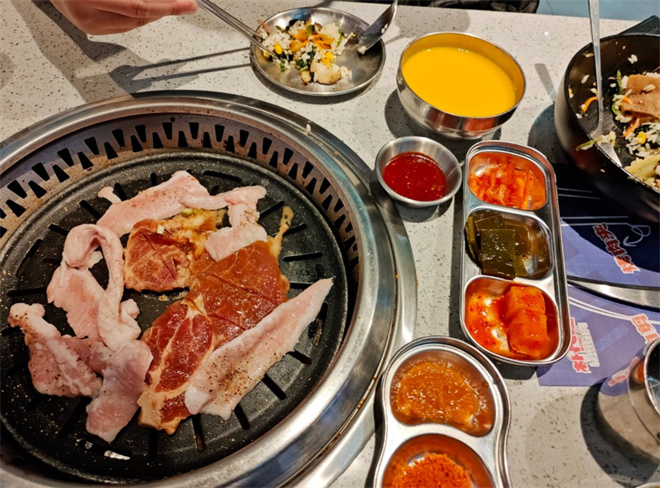 圣伦斯烤肉自助料理加盟