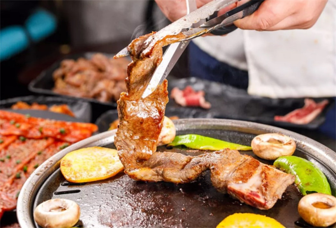 花小福牛排烤肉无限续