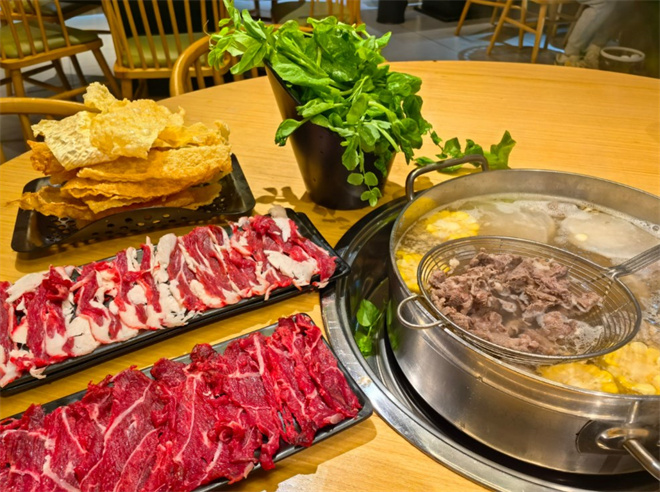 牛本道潮汕牛肉火锅