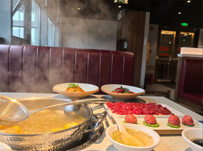 聚牛荟鲜牛肉火锅
