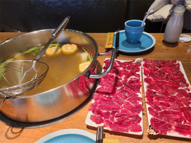 牛本道潮汕牛肉火锅