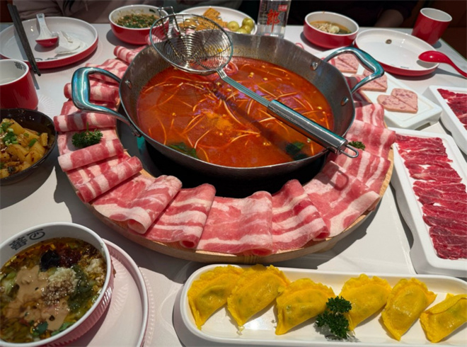 穆牛人贵州酸汤牛肉火锅加盟