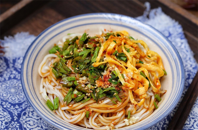 再来一瓣蒜新疆拌面加盟