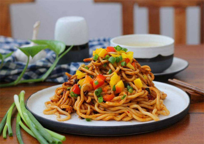 打杂陈爆香牛杂拌面加盟