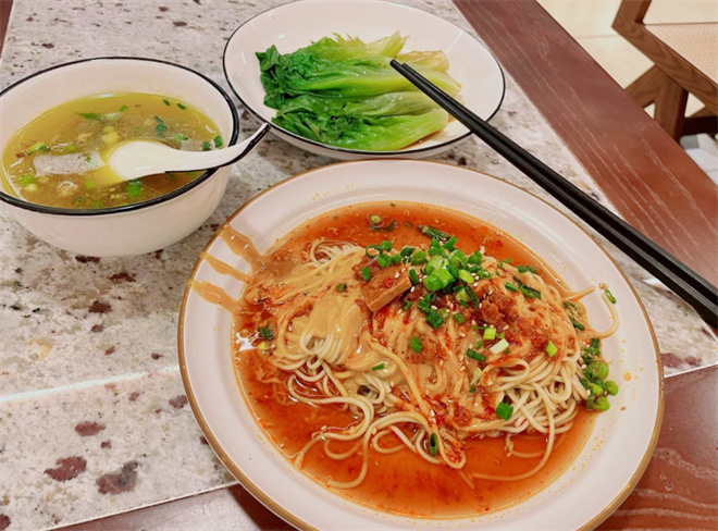 知福里麻酱拌面加盟