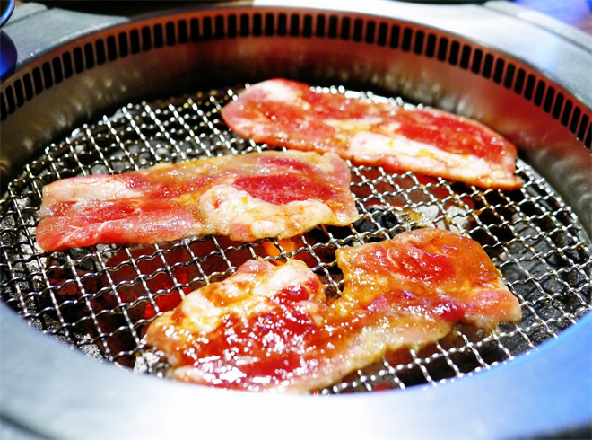 美作铭自助烤肉工场加盟