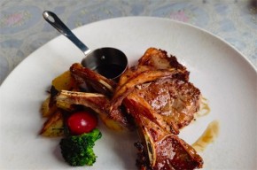 臻斯味牛排自助餐廳